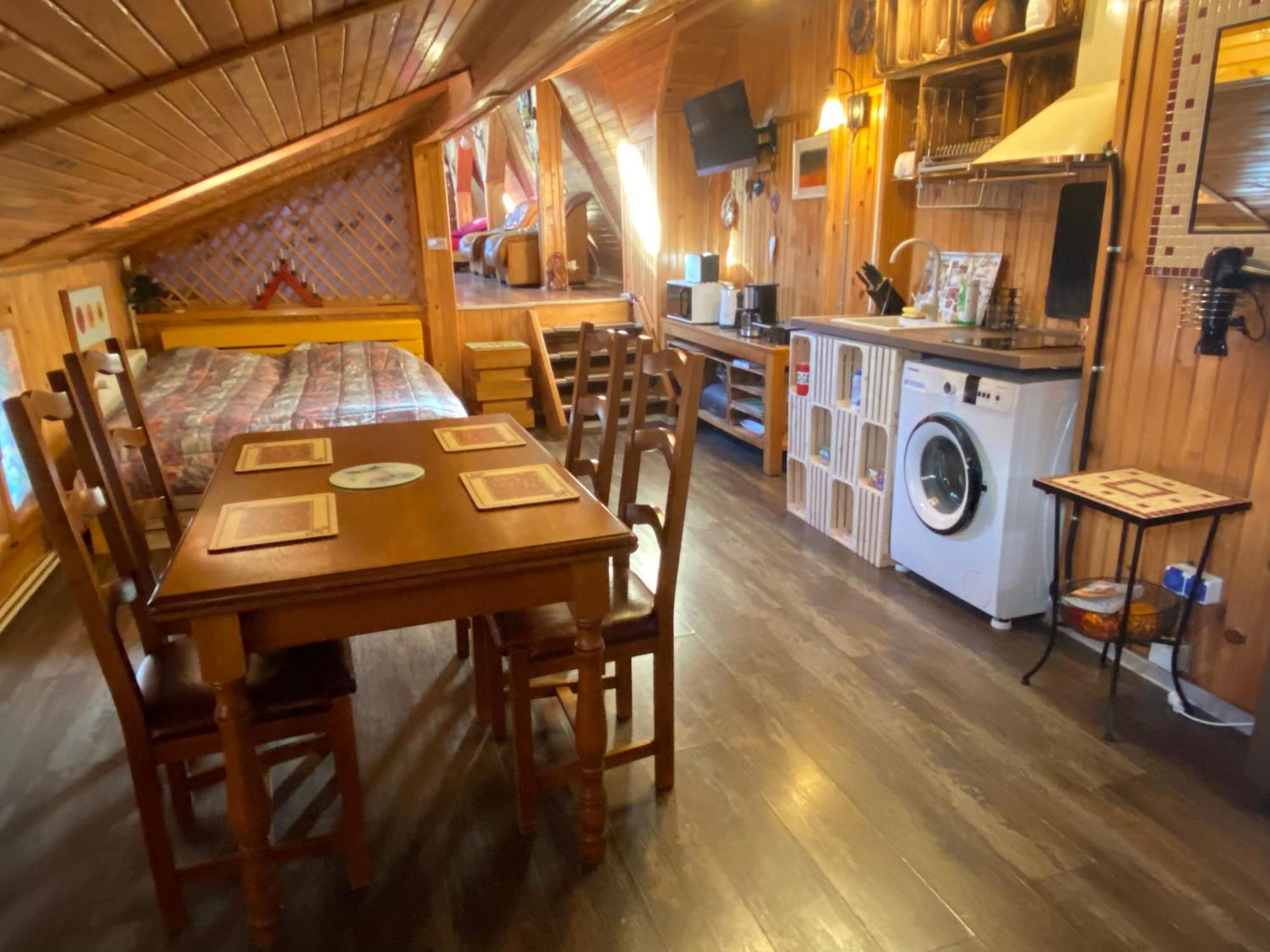 Wooden Attic Apartamento Braşov Exterior foto