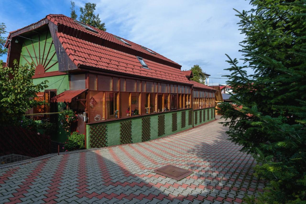 Wooden Attic Apartamento Braşov Exterior foto